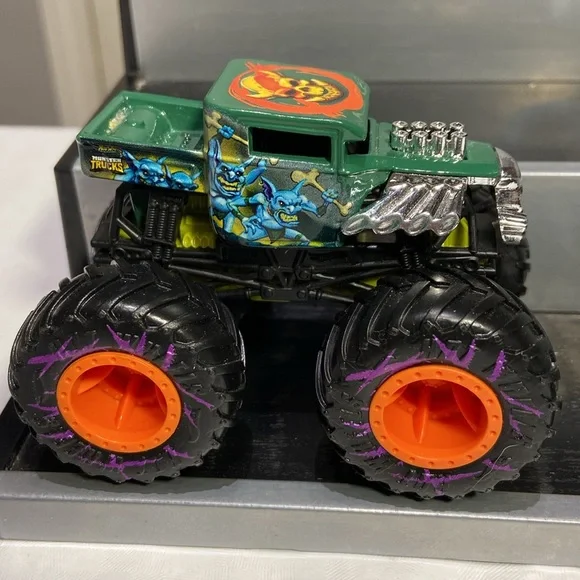 6 Hot Wheels Monster Trucks - Picture 4 of 8